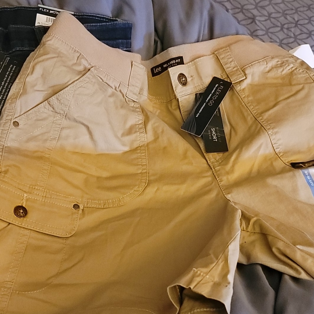 Lee's relaxed fit short mid rise